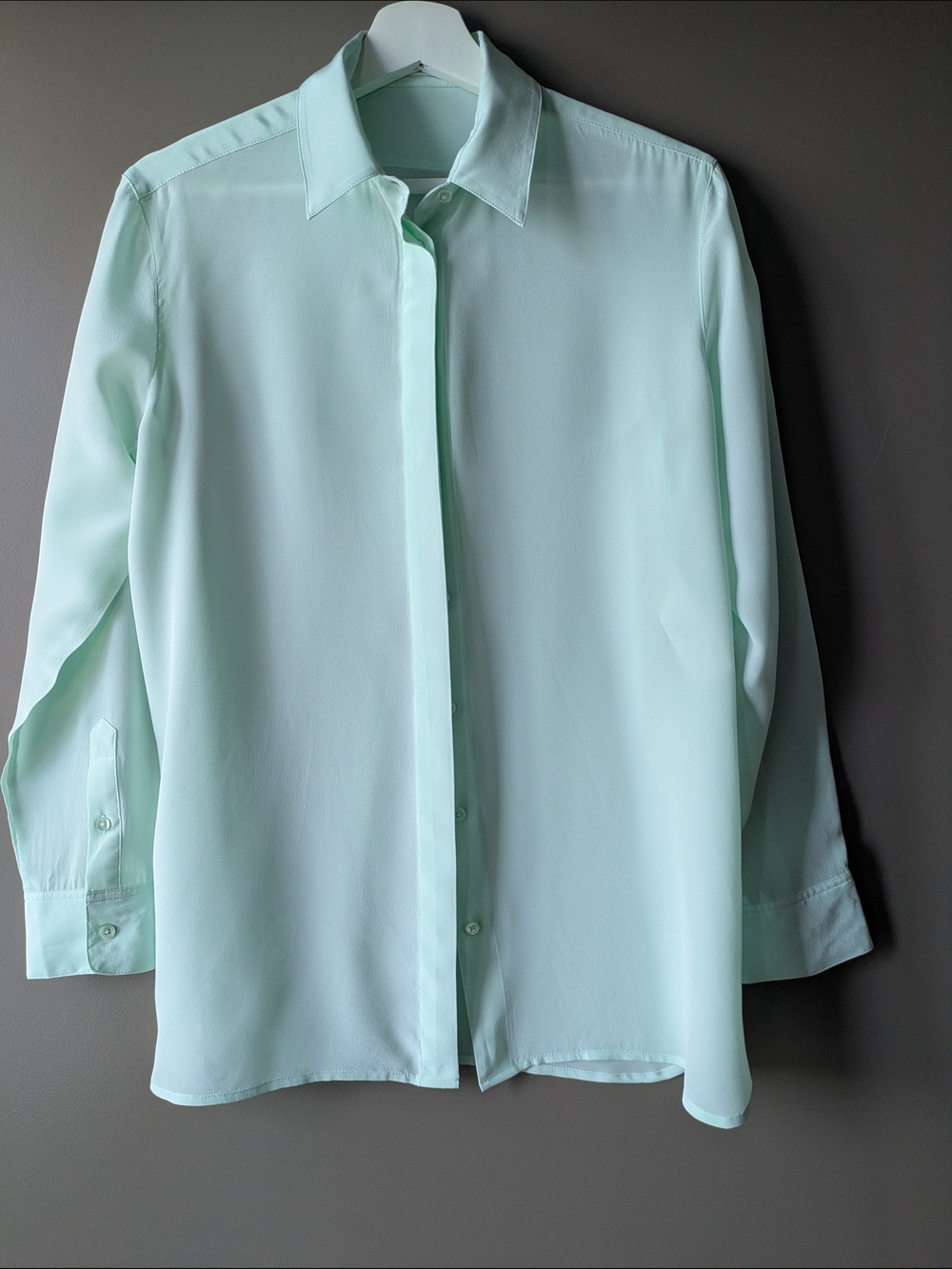 Babaton 100% Silk XS Mint Green Button-Down Long Sleeve Shirt NWOT - Picture 3 of 8